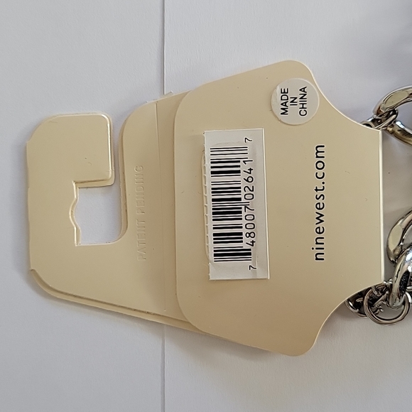 NINE WEST Chain Link Silver Color Necklace Lobster Clasp - Picture 8 of 8